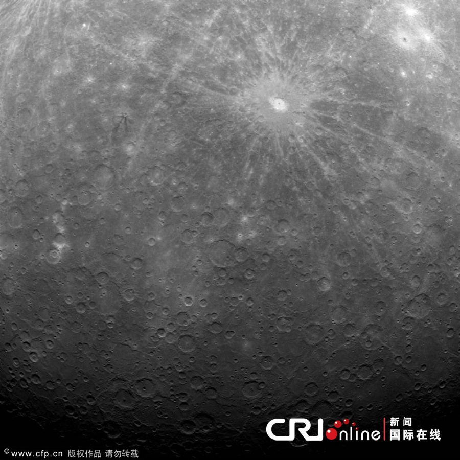 美国信使号探测器从水星轨道传回首张图片(