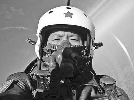 中国歼-10首席试飞员:工作似在刀锋上跳舞-试飞