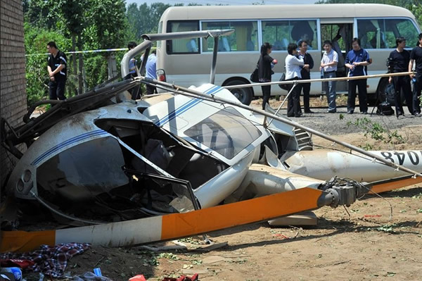 荆州一直升机驾驶员北京坠机受伤-直升机驾驶