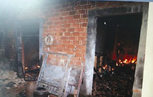 荆州区李埠镇一居民家厨房着火 引燃旁边3间房