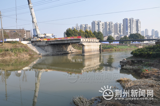 荆州大道小北门桥已经拆除过半 13日将全部拆
