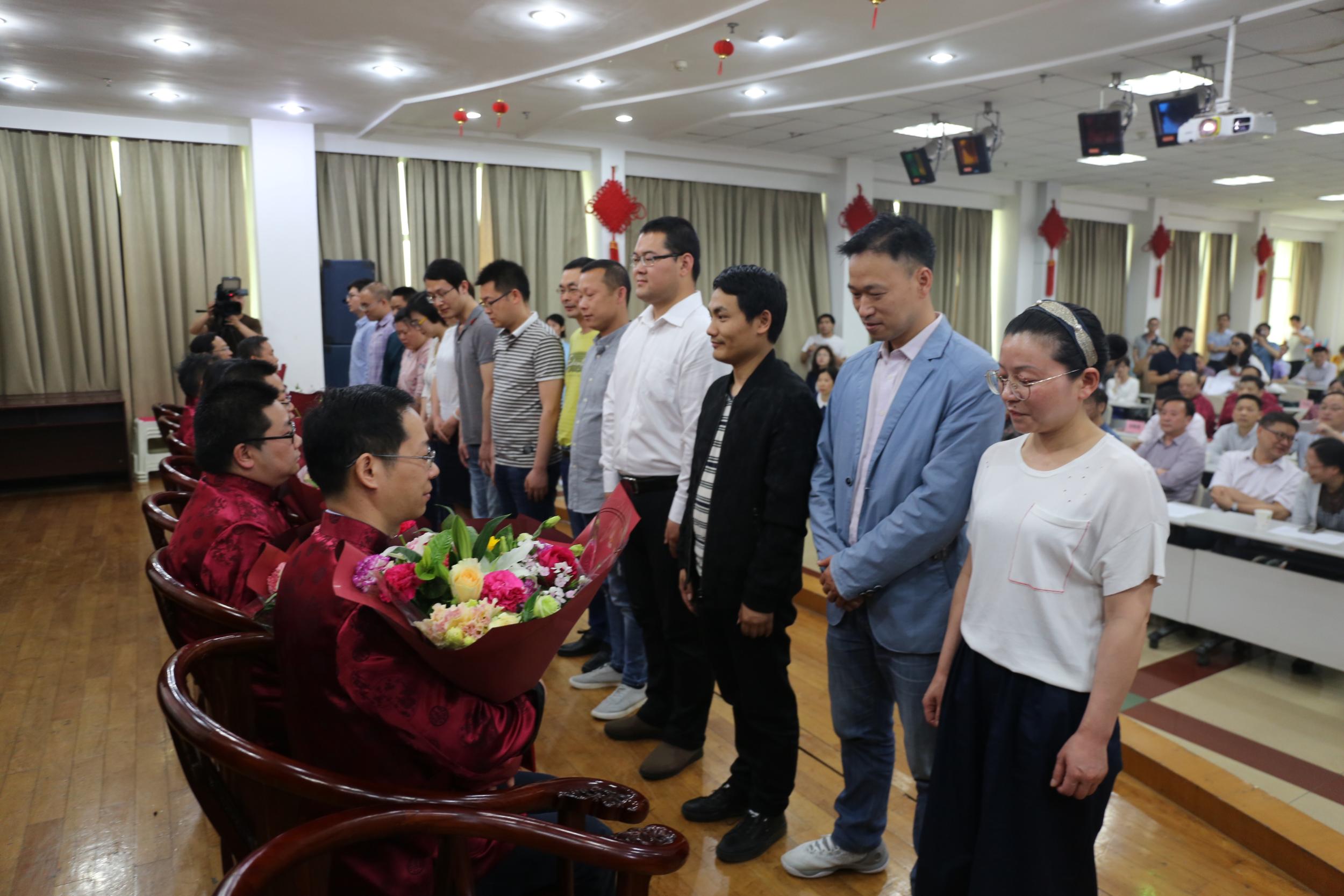 荆州市中医医院举行师带徒拜师仪式 传承学术